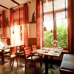 Remarque Hotel