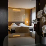Hotel Remarque 4*
