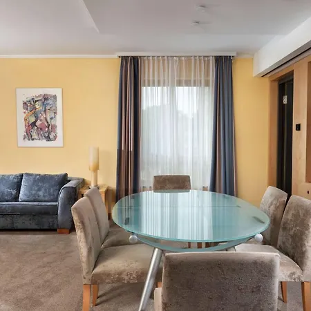 Hotel Vienna House By Wyndham Remarque