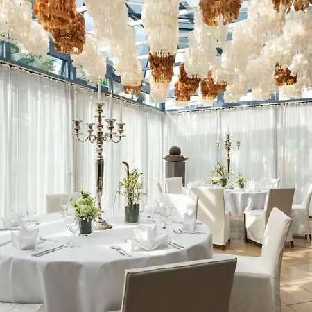 Hotel Vienna House By Wyndham Remarque 4*