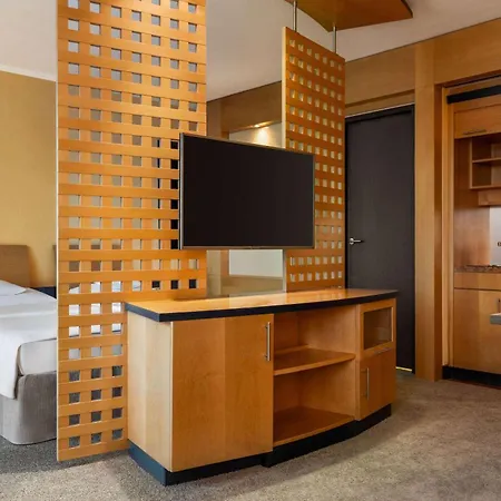 Hotel Vienna House By Wyndham Remarque 4*