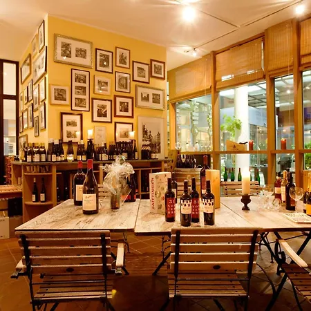 Hotel Vienna House By Wyndham Remarque 4*