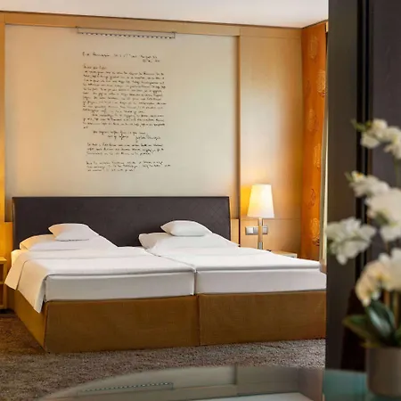 Remarque Hotel 4*