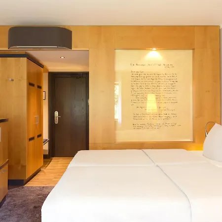 Remarque Hotel