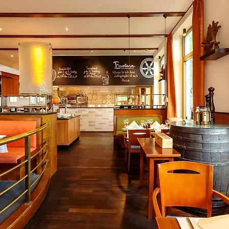 Vienna House By Wyndham Remarque 4*